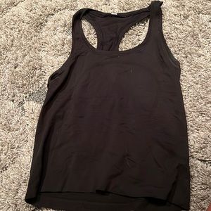 black lululemon tank top size 8